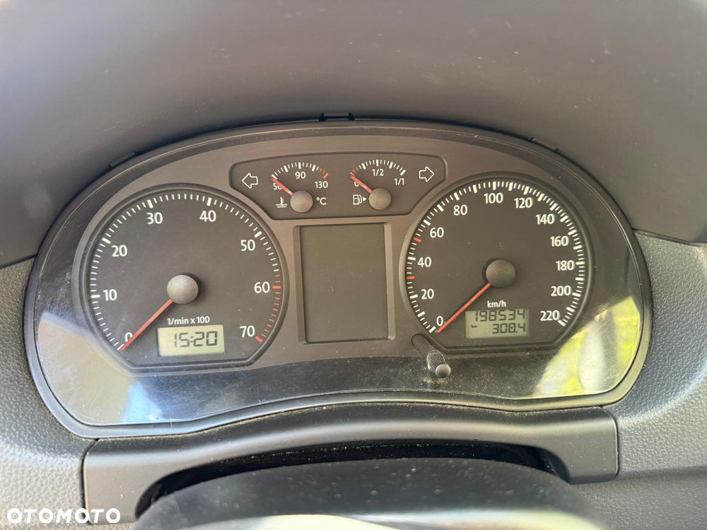 Volkswagen Polo 1.4 16V Comfortline - 15