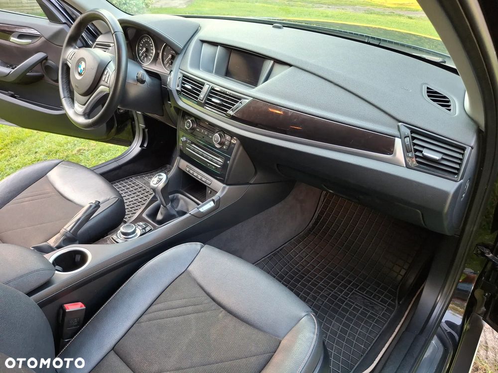 BMW X1 xDrive18d xLine - 17