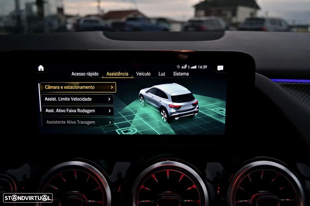 Mercedes-Benz GLA 250 e AMG Line - 32