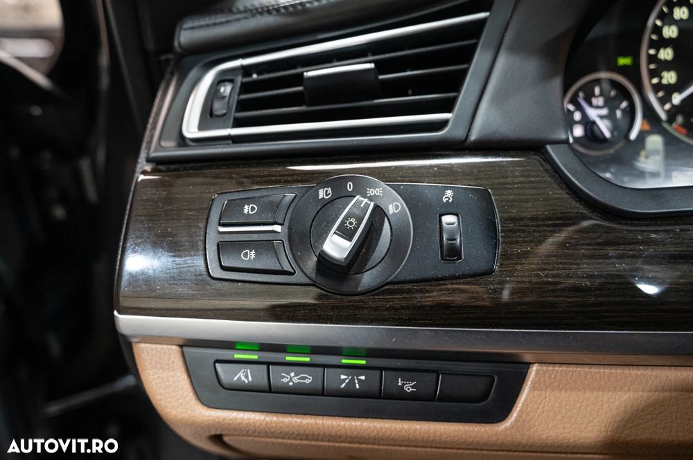 BMW Seria 7 740d xDrive - 23