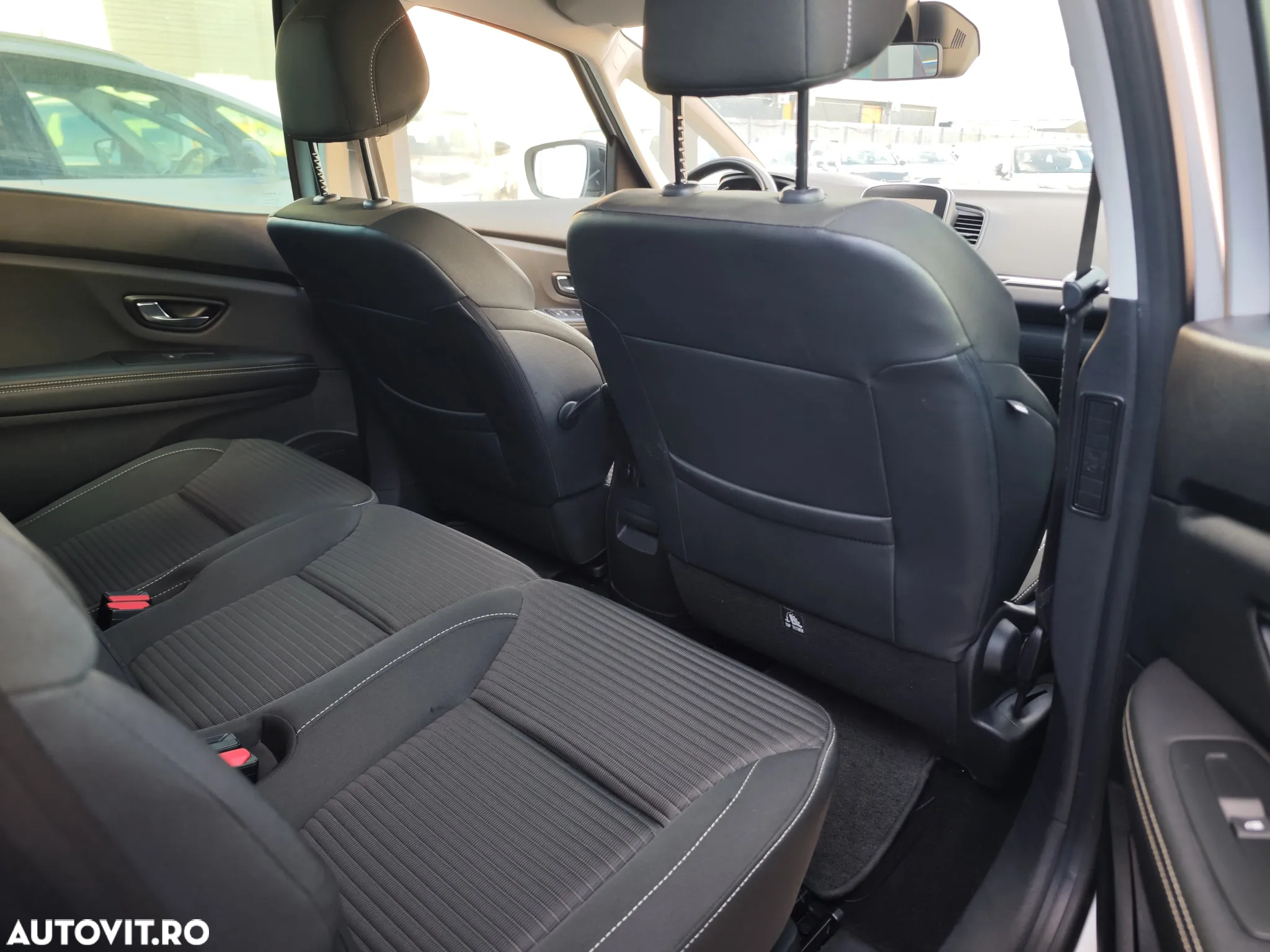 Renault Grand Scenic BLUE dCi 120 EDC BUSINESS EDITION - 15