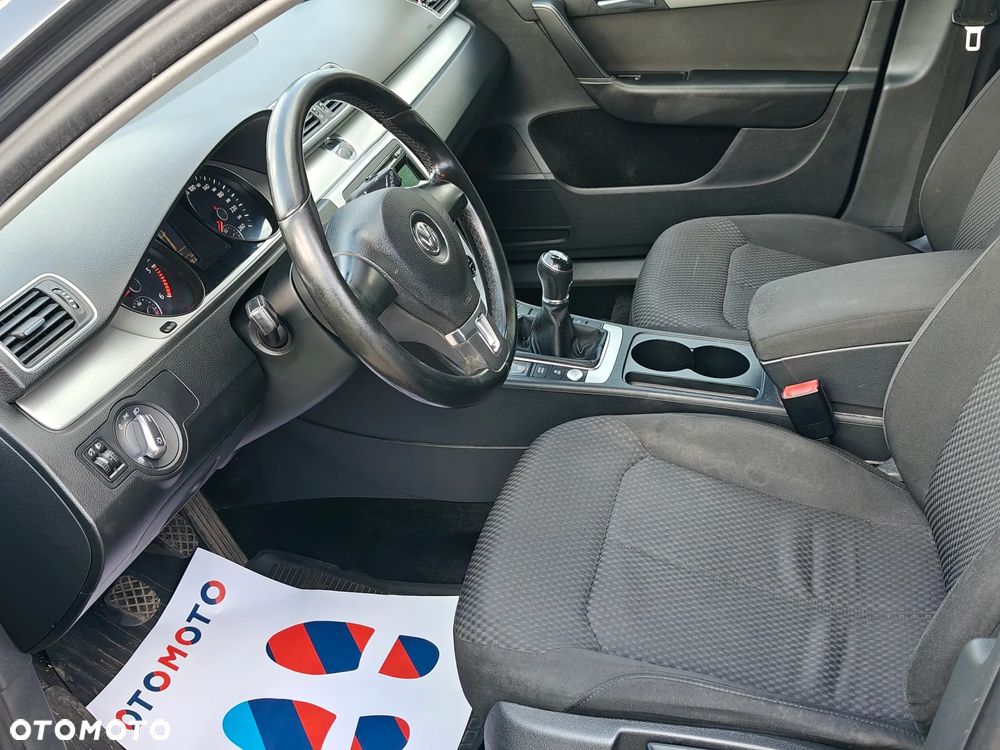Volkswagen Passat 1.6 TDI Comfortline - 7