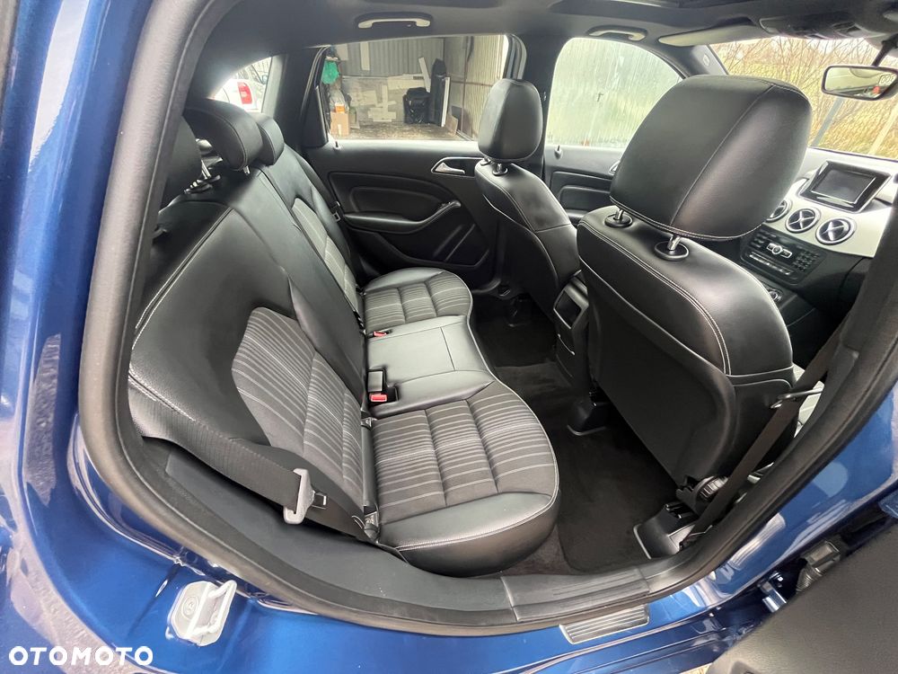 Mercedes-Benz Klasa B 180 (BlueEFFICIENCY) - 25