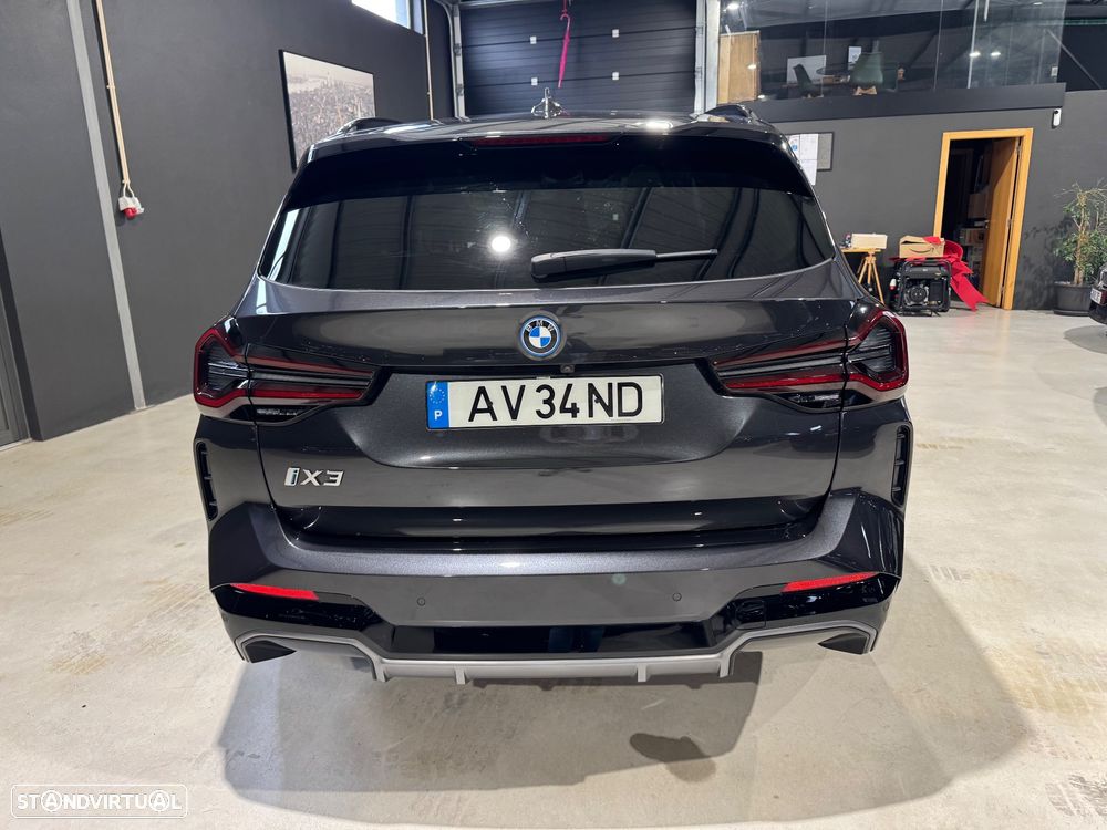 BMW iX3 M Sport Impressive - 10