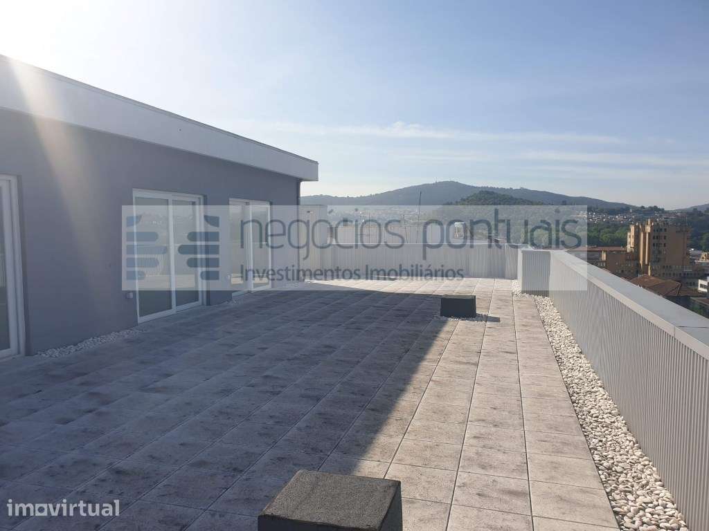 Apartamento T3 com terraço a toda a volta no centro da cidade - Grande imagem: 3/31