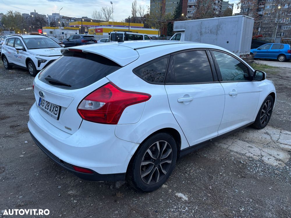 Ford Focus 1.6 TDCI DPF Sport - 4