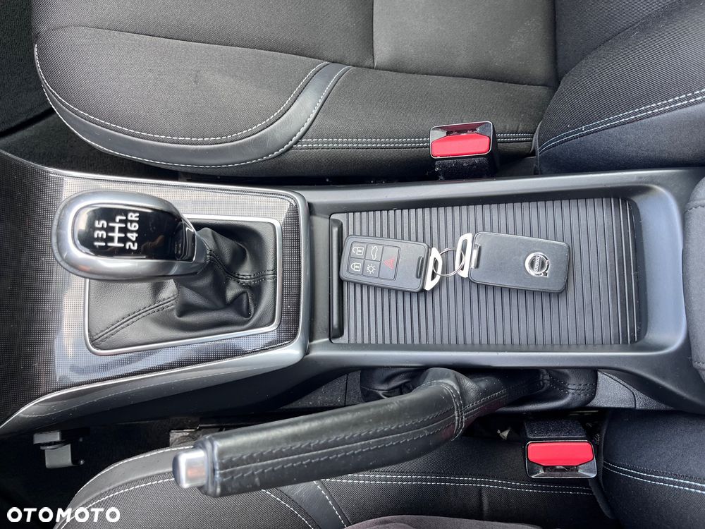 Volvo V40 D2 Drive-E Momentum - 13