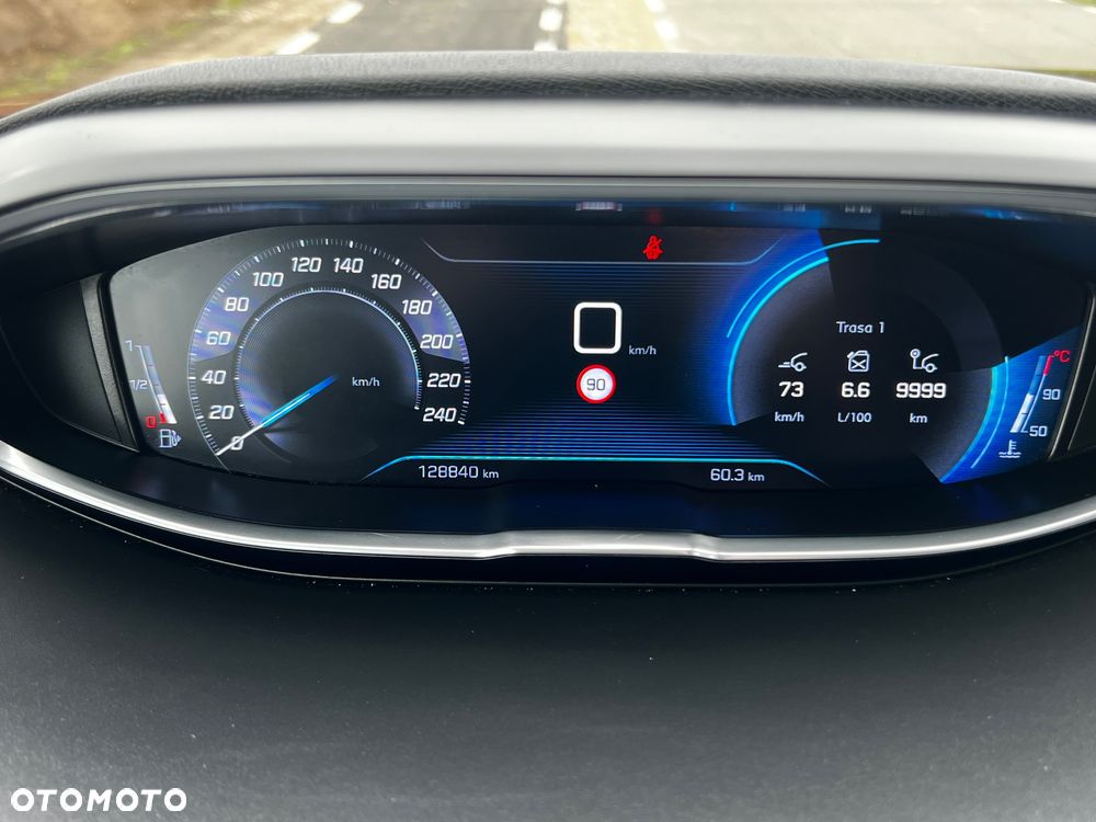 Peugeot 3008 PureTech 130 Stop & Start GPF Allure Business-Paket - 17