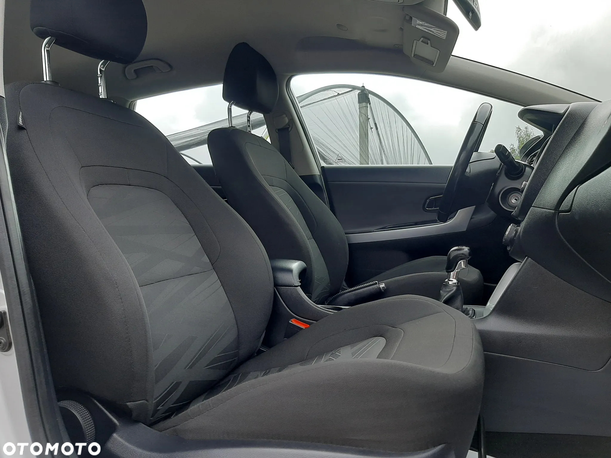 Kia Ceed 1.6 GDI SW Dream-Team Edition - 17