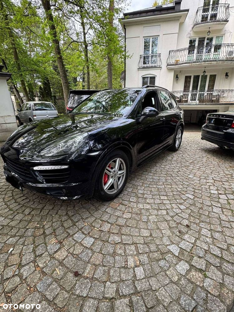 Porsche Cayenne GTS - 7