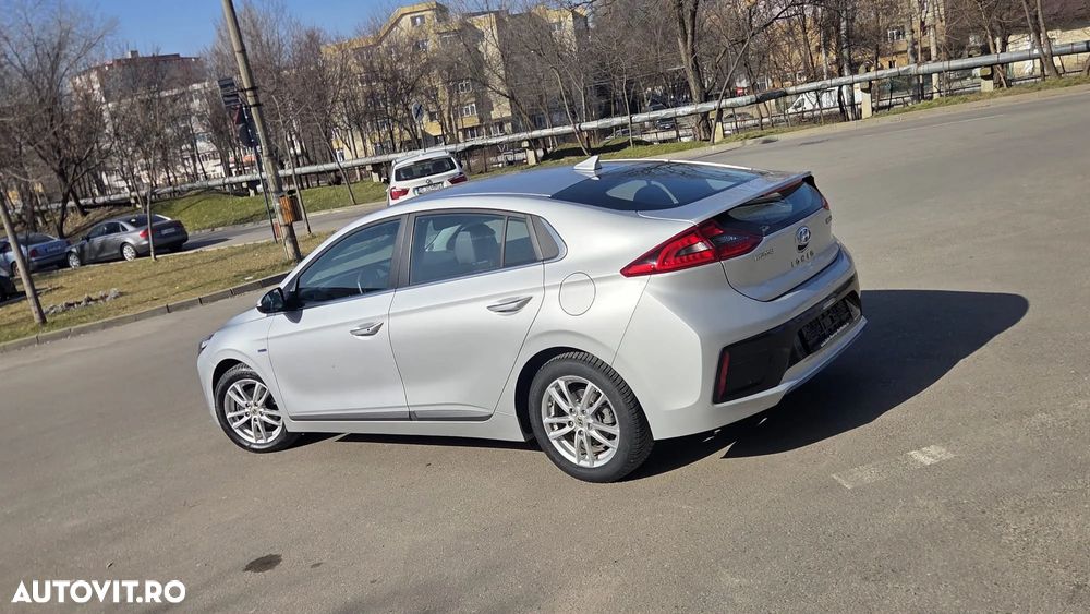 Hyundai IONIQ - 4