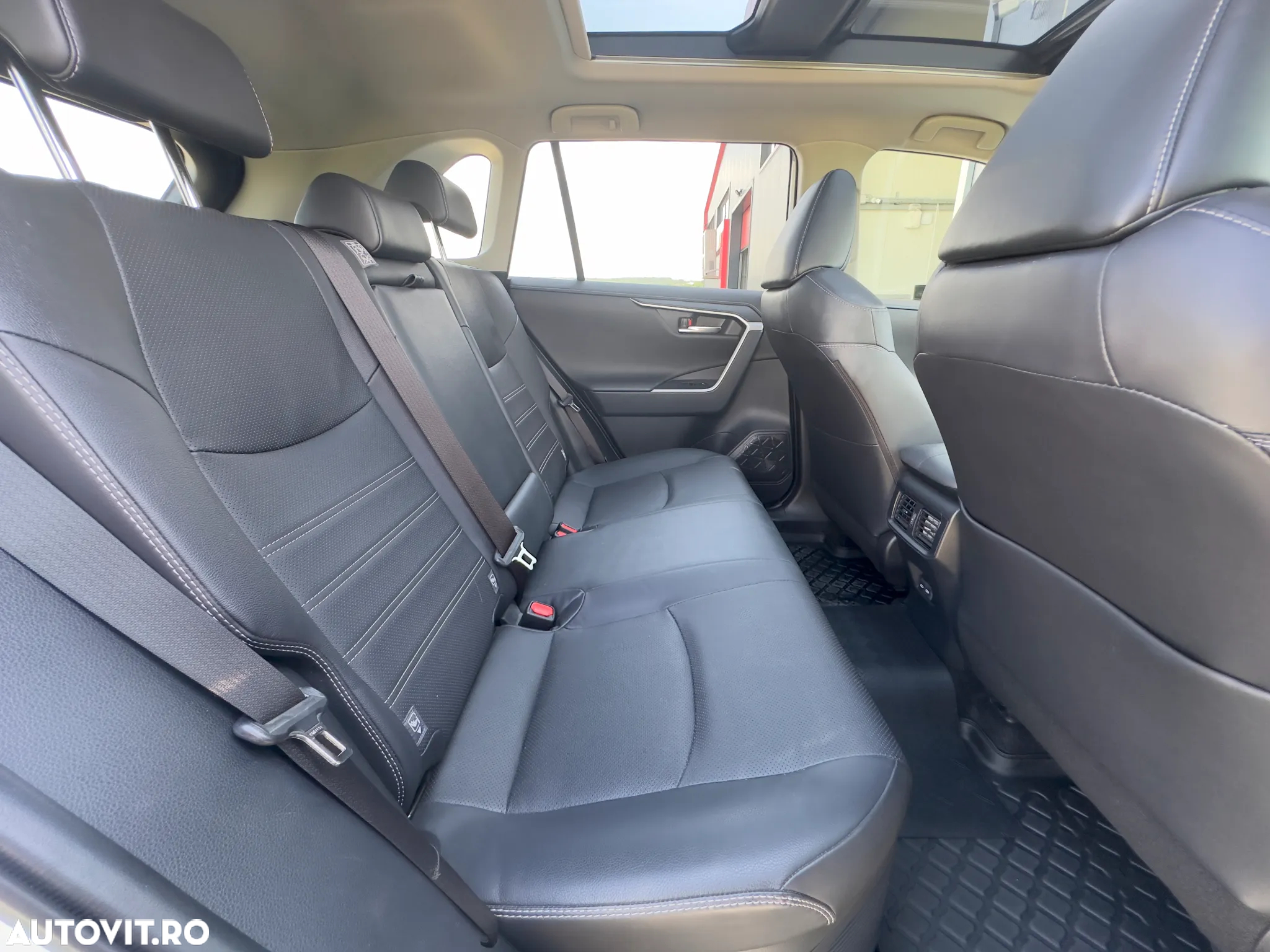 Toyota RAV4 2.5 Hybrid VVT-iE 4x4 Luxury Premium - 22