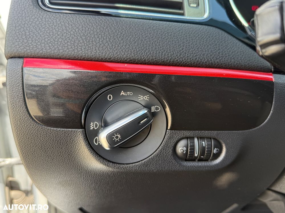 Volkswagen Jetta 2.0 TDI BlueMotion Technologie - 13