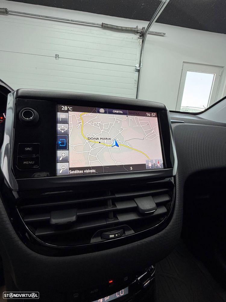 Peugeot 2008 1.2 PureTech Allure - 11