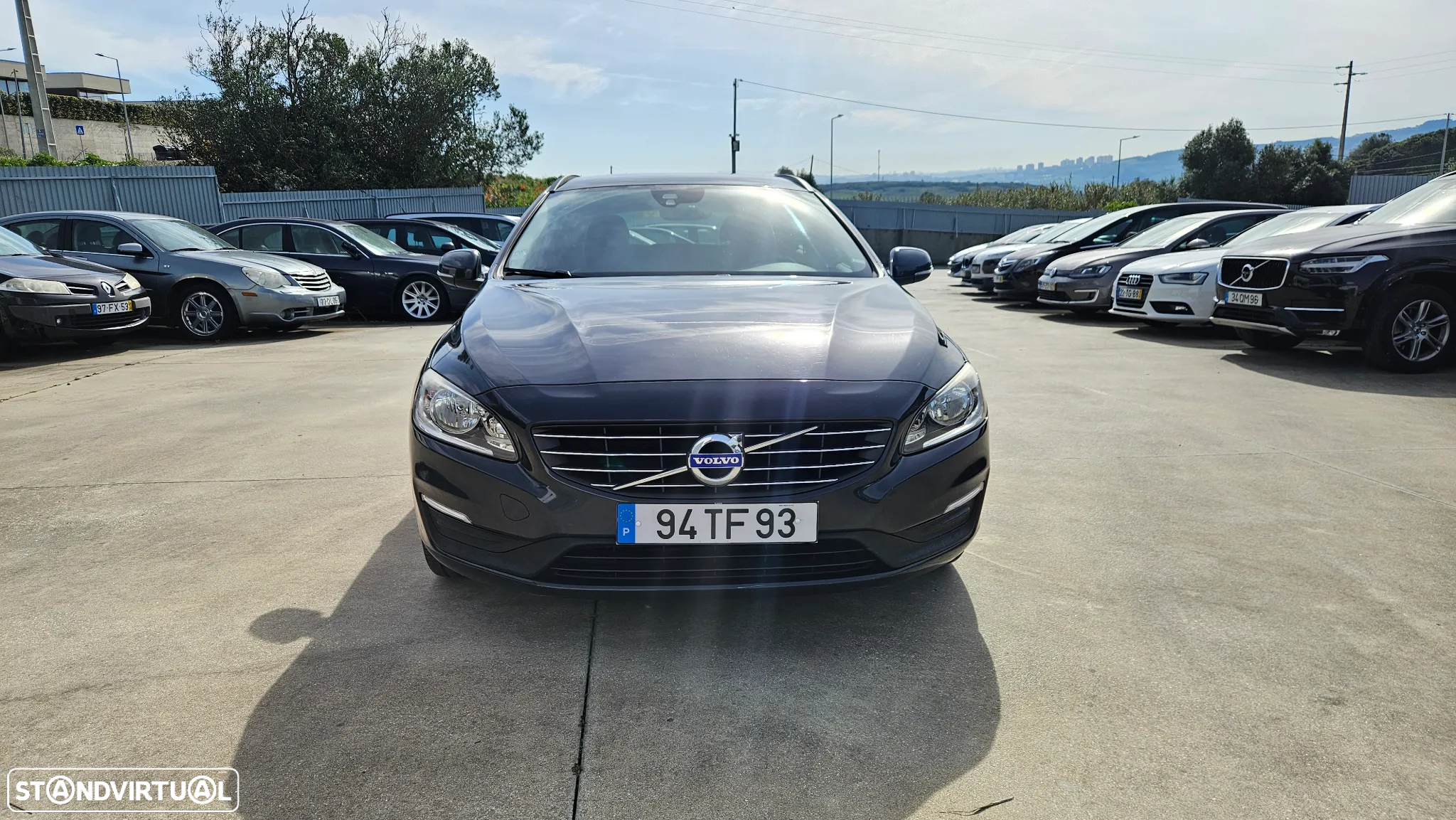 Volvo V60 2.4 D6 Momentum AWD Phev - 3