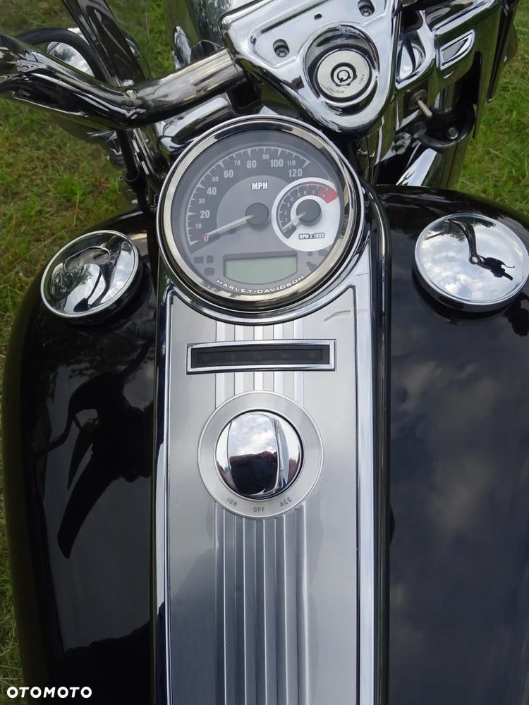 Harley-Davidson Touring Road King - 11