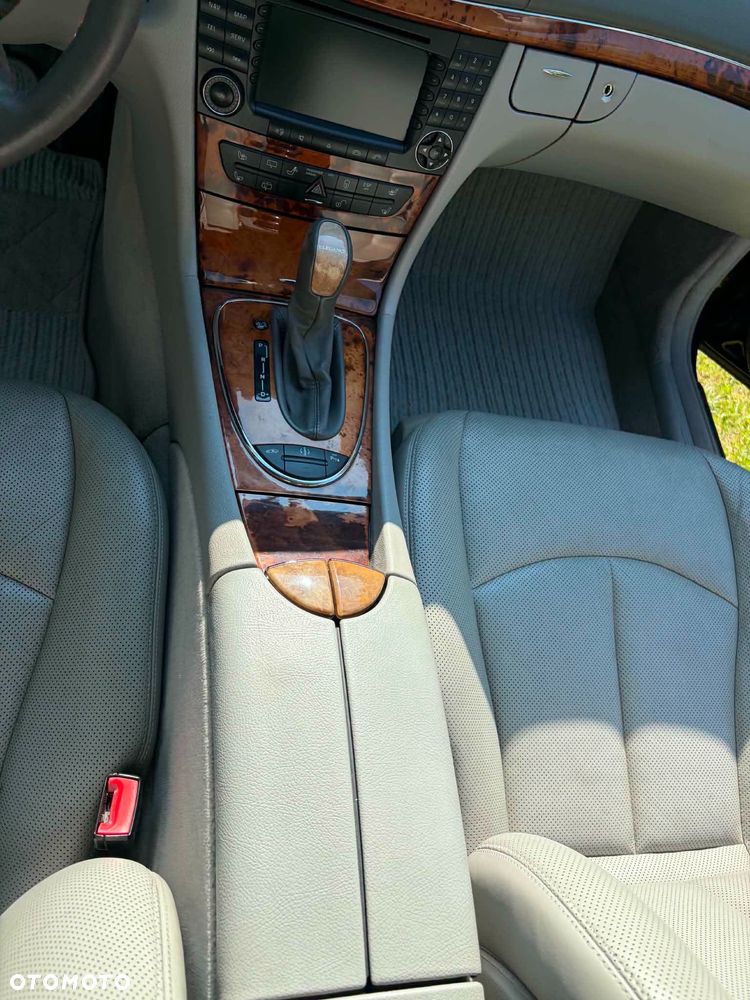 Mercedes-Benz Klasa E 320 T Avantgarde - 15