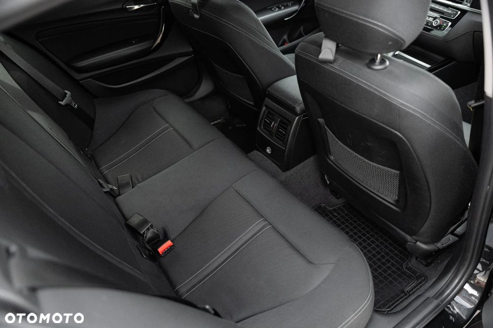 BMW Seria 1 118d Sport Line - 16