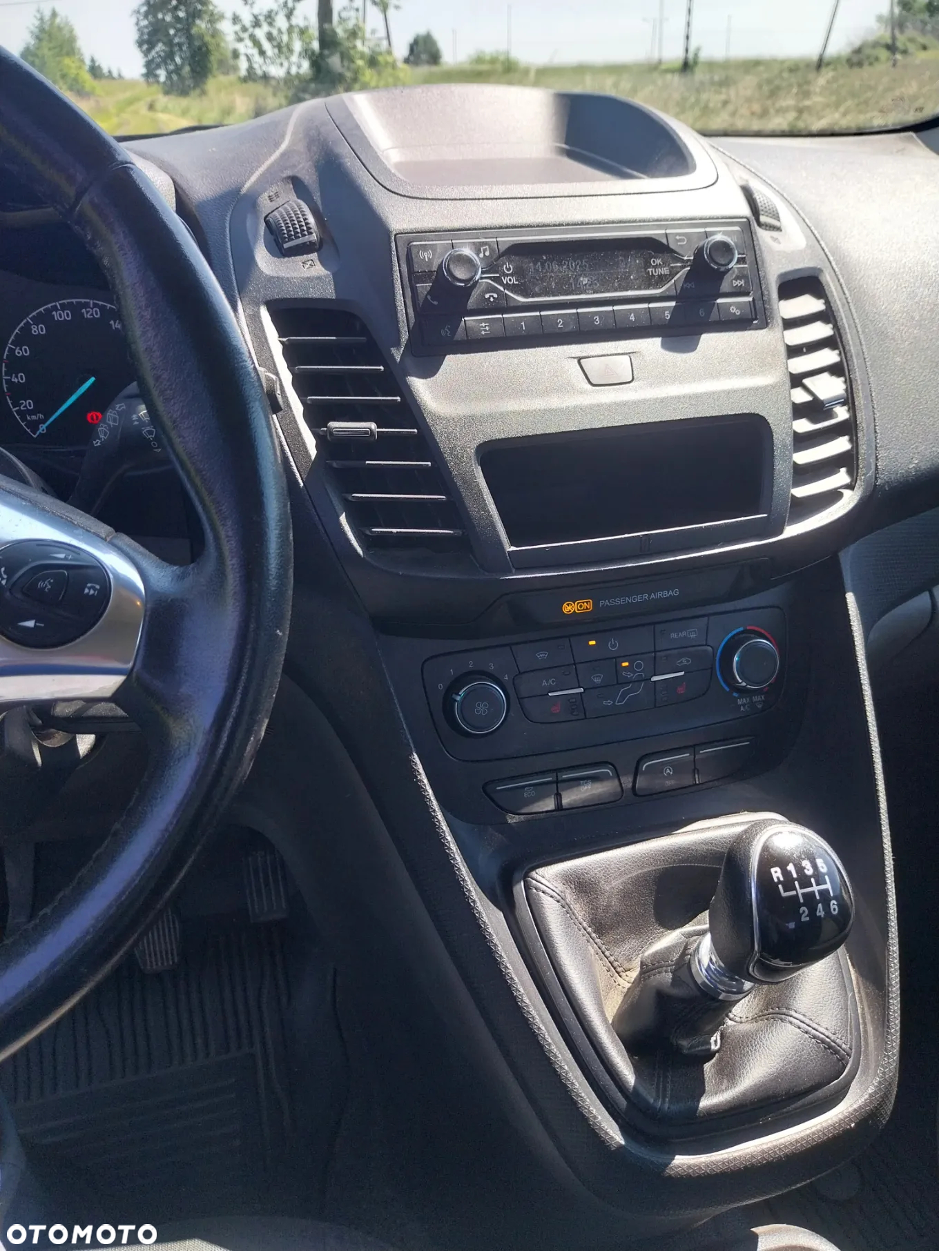 Ford Transit Connect - 8