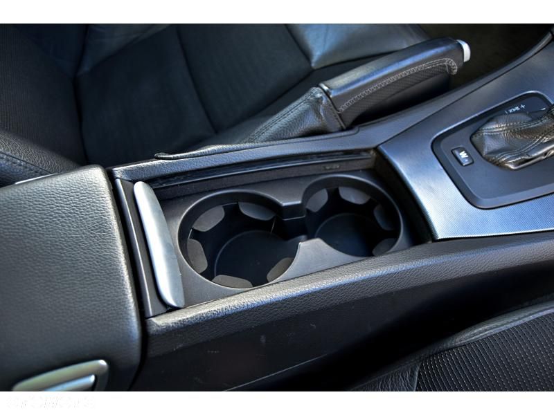 Volvo V70 D5 AWD DPF Momentum - 14