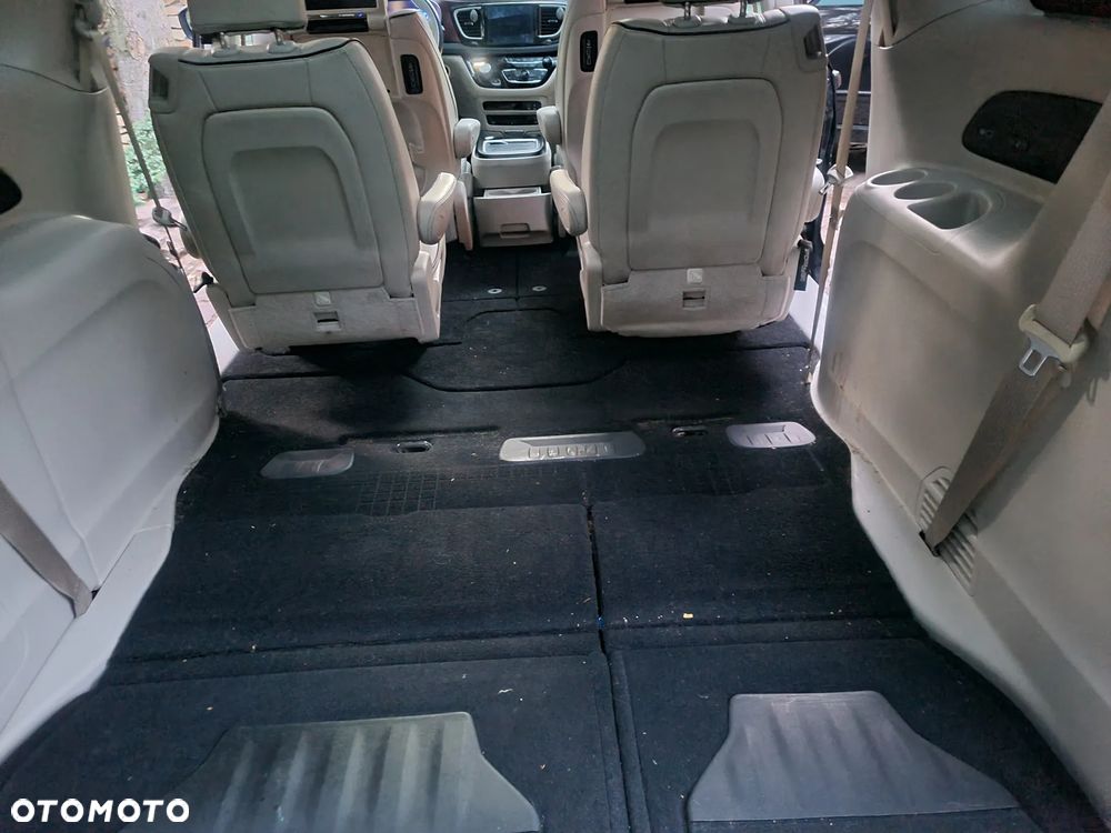 Chrysler Pacifica - 24