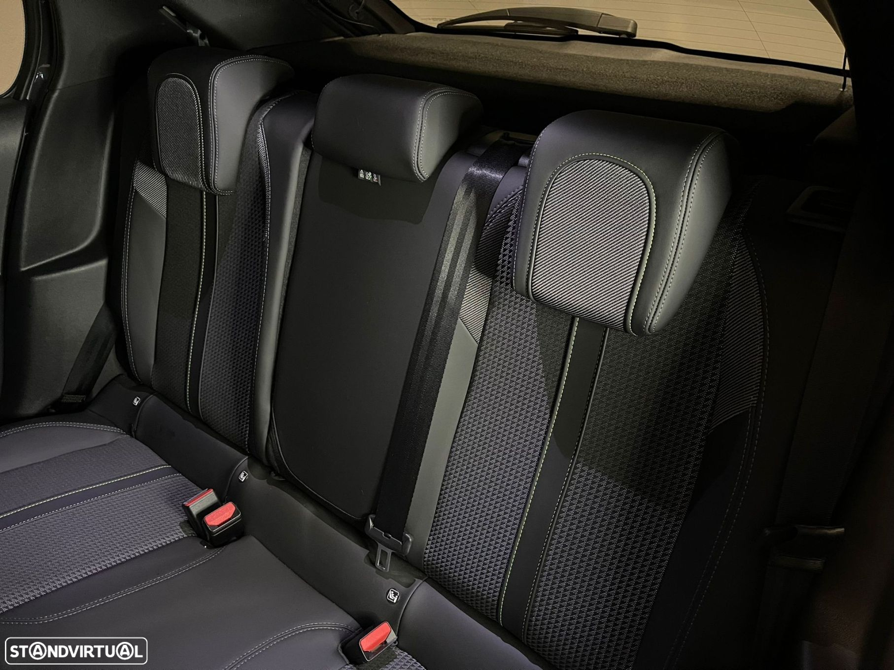 Peugeot 208 PureTech 130 EAT8 GT - 34