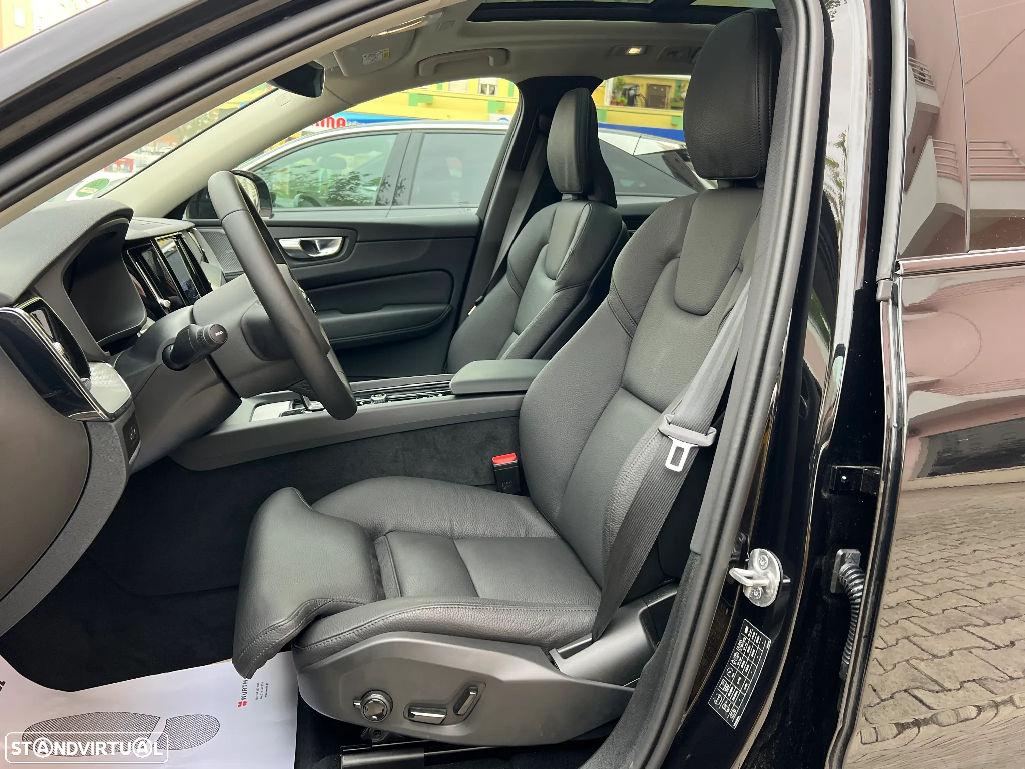 Volvo XC 60 2.0 T6 PHEV Plus Dark AWD - 13