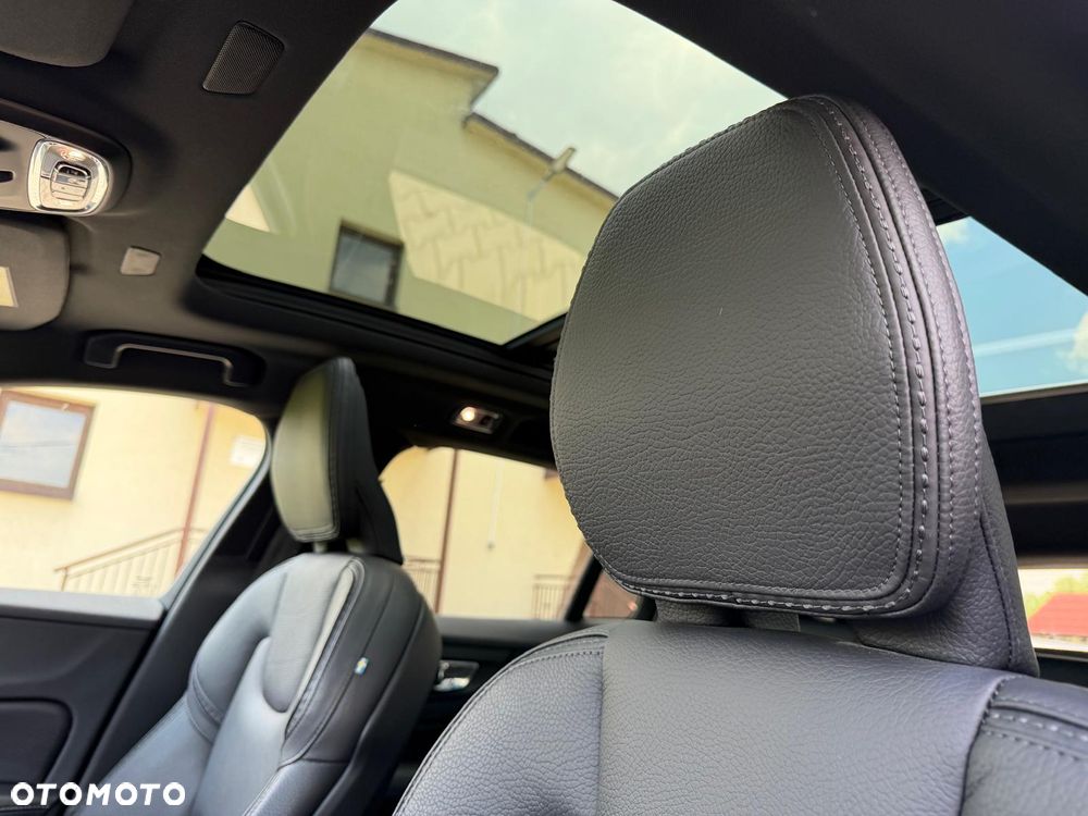 Volvo V60 Cross Country D4 AWD Geartronic Pro - 26