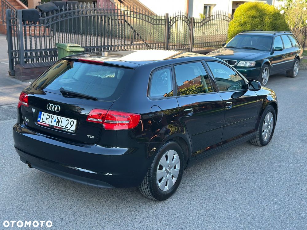 Audi A3 Sportback 1.6 TDI DPF Attraction - 9