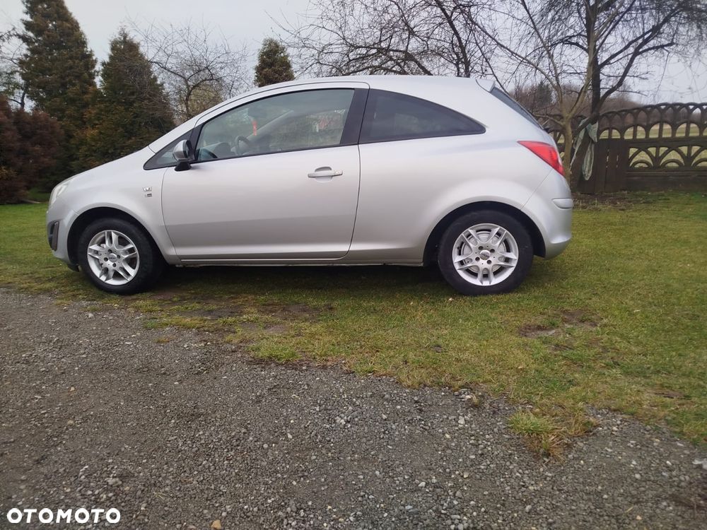 Opel Corsa 1.4 16V 150 Jahre - 12