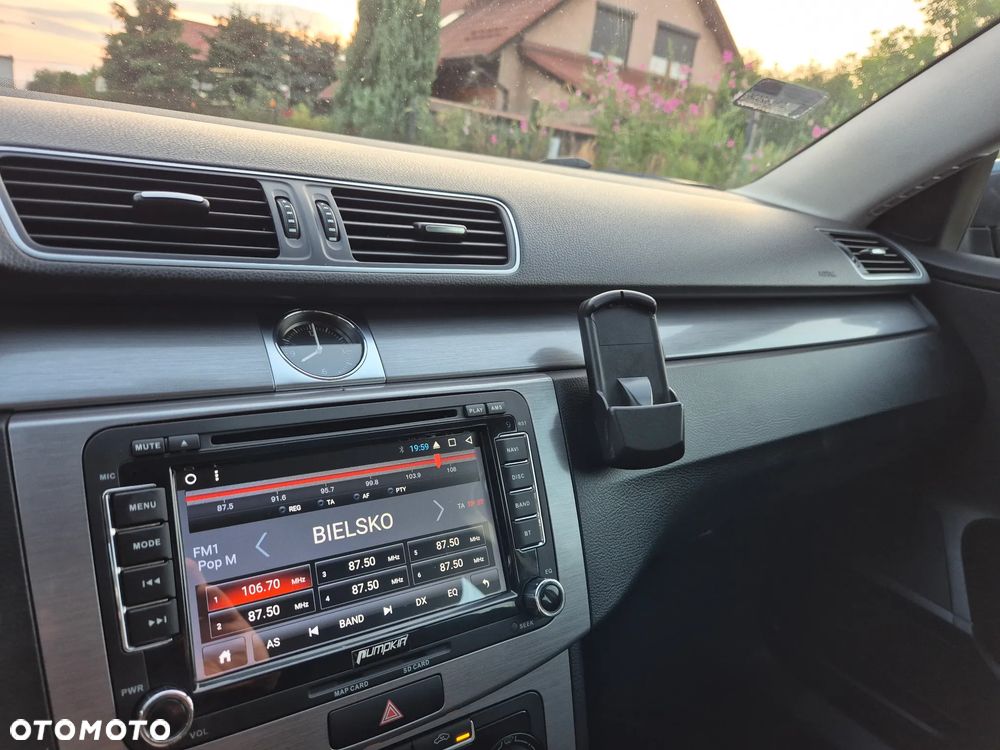 Volkswagen Passat 1.6 TDI Comfortline - 24