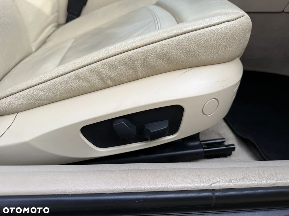 BMW Seria 3 320d xDrive - 28