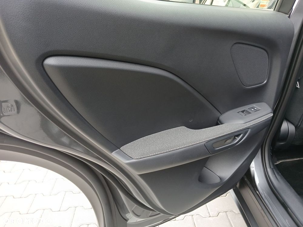 Lexus LBX 1.5 Hybrid - 25