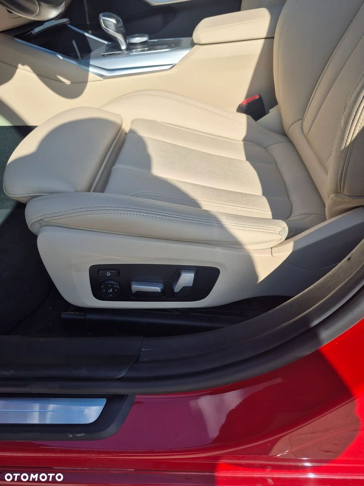 BMW Seria 3 330i - 7
