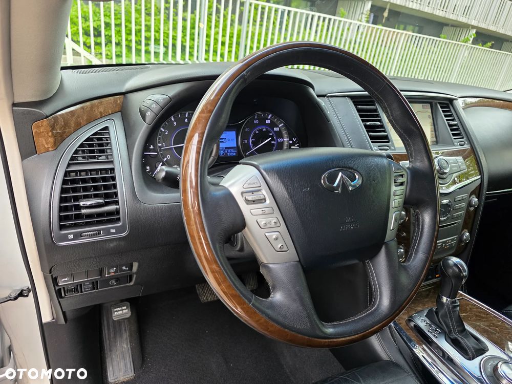 Infiniti QX80 - 7