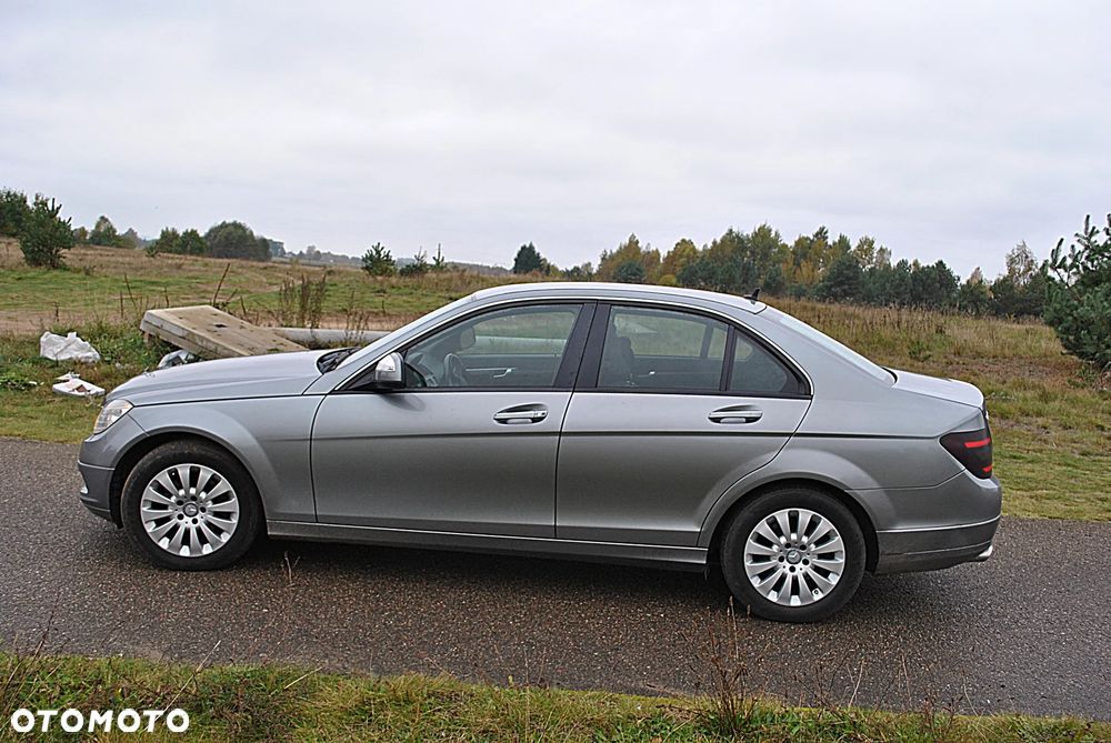 Mercedes-Benz C-Class 2008 photo 2
