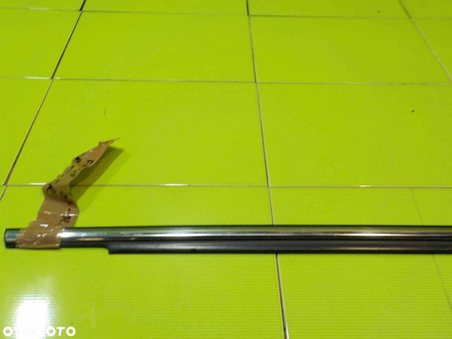 C-CROSSER 07-12 listwa zgarniajaca drzwi lewa tyl - 2