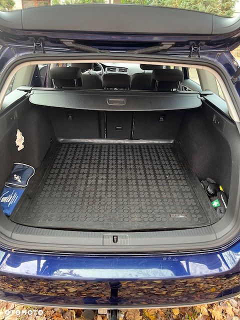Volkswagen Golf - 8