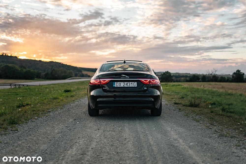 Jaguar XF E-Performance R-Sport - 5