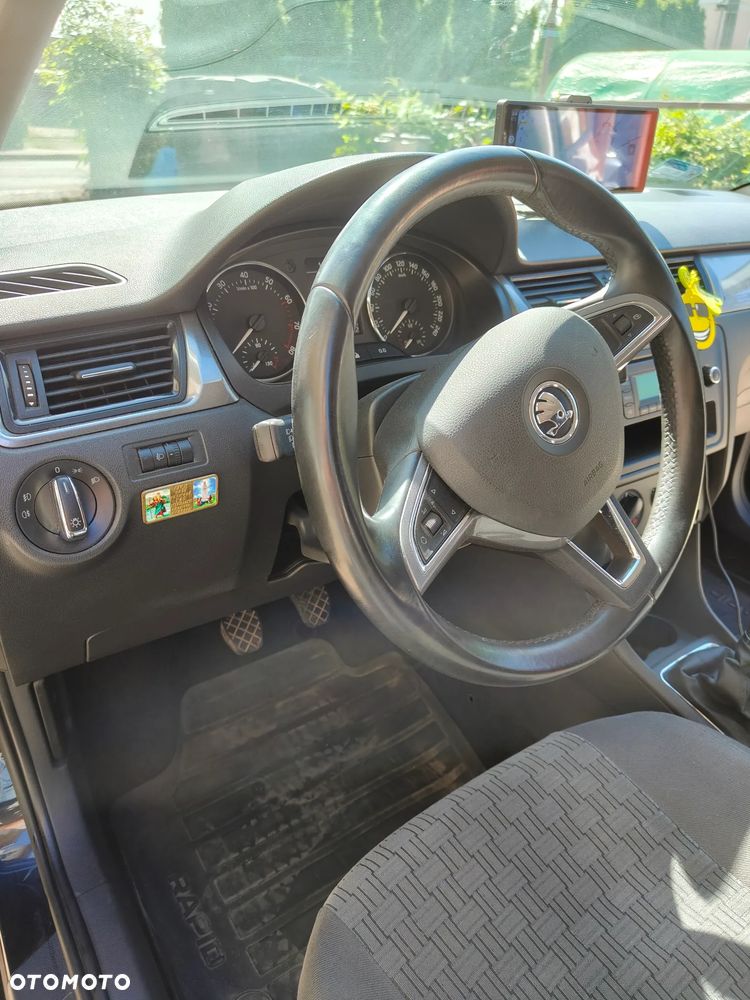 Skoda RAPID 1.2 TSI Active - 12