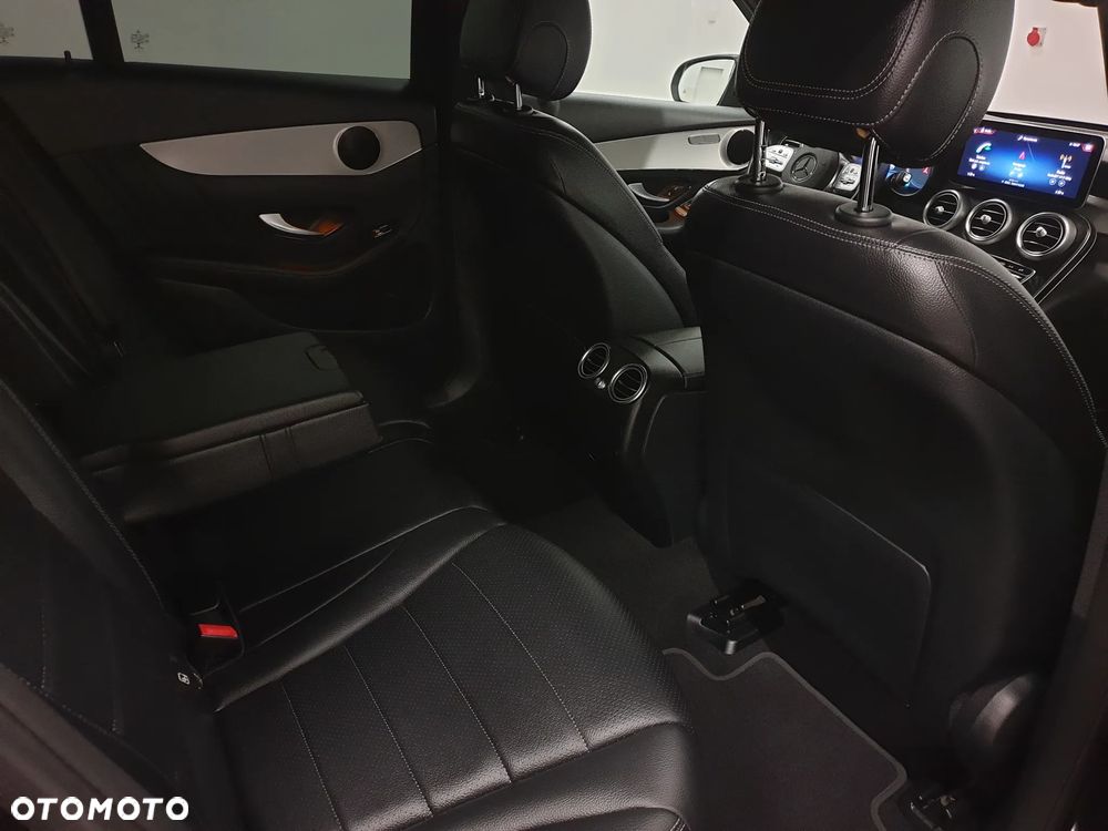Mercedes-Benz GLC - 28