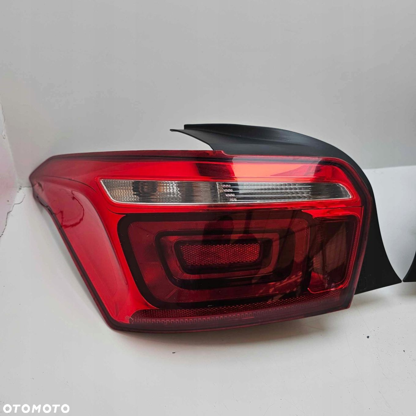 CITROEN C-ELYSEE LIFT LAMPA TYŁ TYLNA PRAWA LEWA - 3