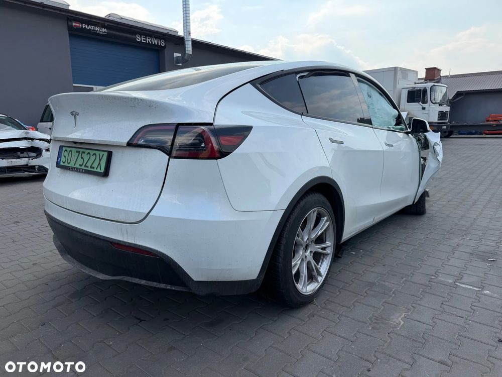 Tesla Model Y RWD - 3