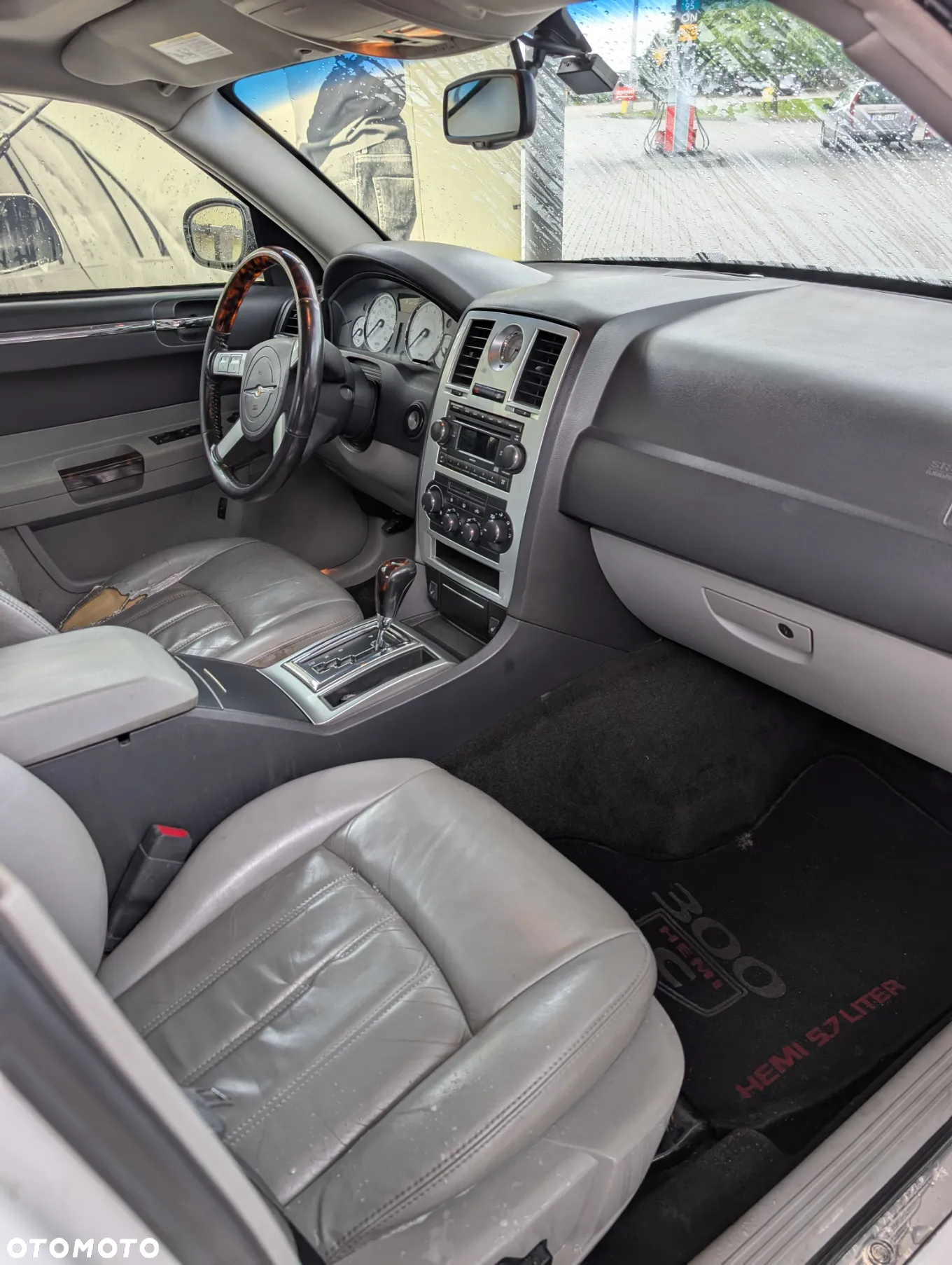 Chrysler 300C 5.7 V8 Hemi AWD - 13