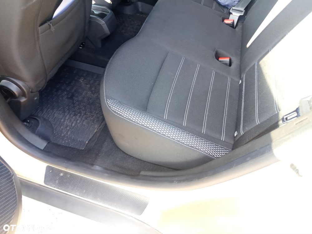 Dacia Duster 1.6 SCe Prestige - 11