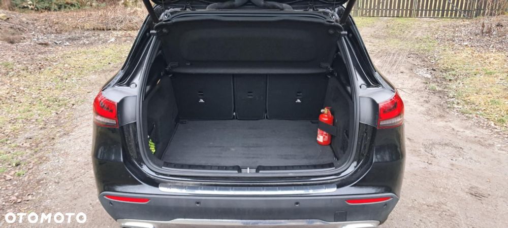 Mercedes-Benz GLA - 14