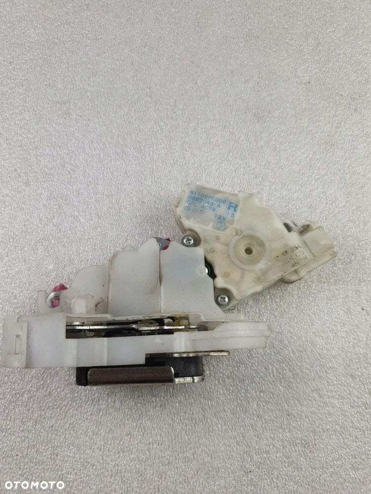 IMPREZA II GD ZAMEK DRZWI PRAWY PRZEDNI 61100FE000 - 2