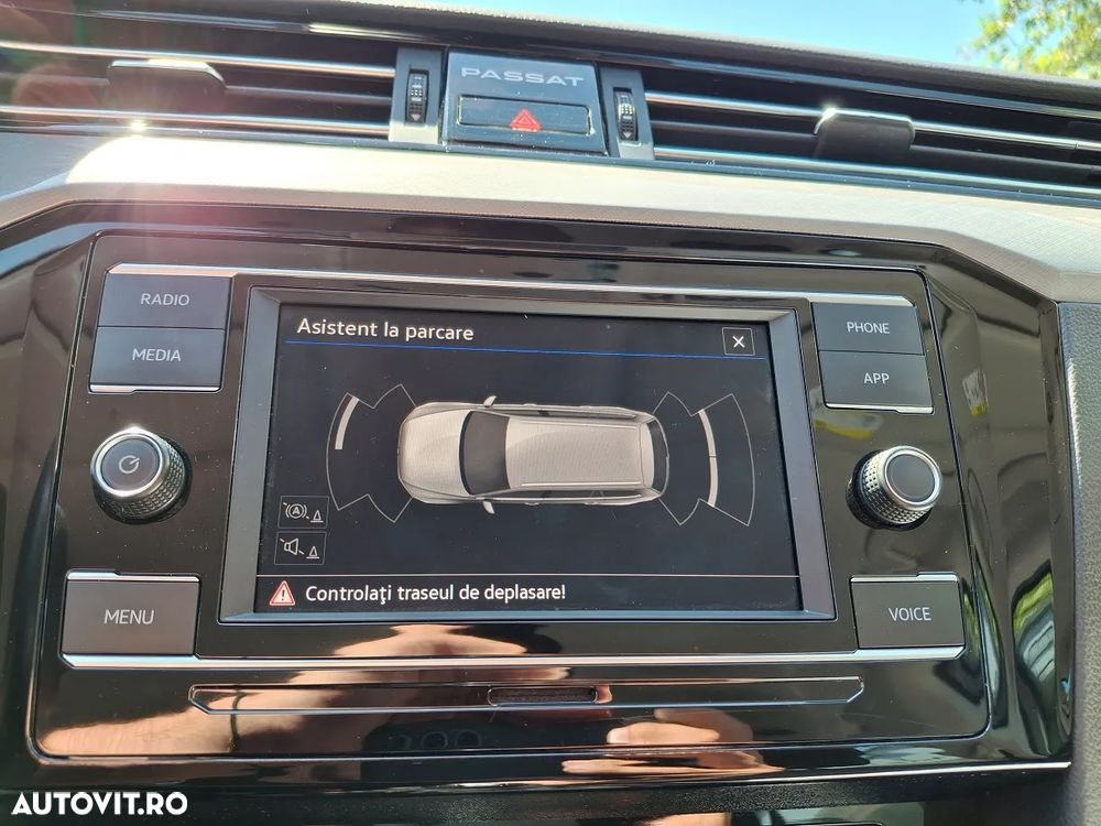 Volkswagen Passat 2.0 TDI DSG Comfortline - 13