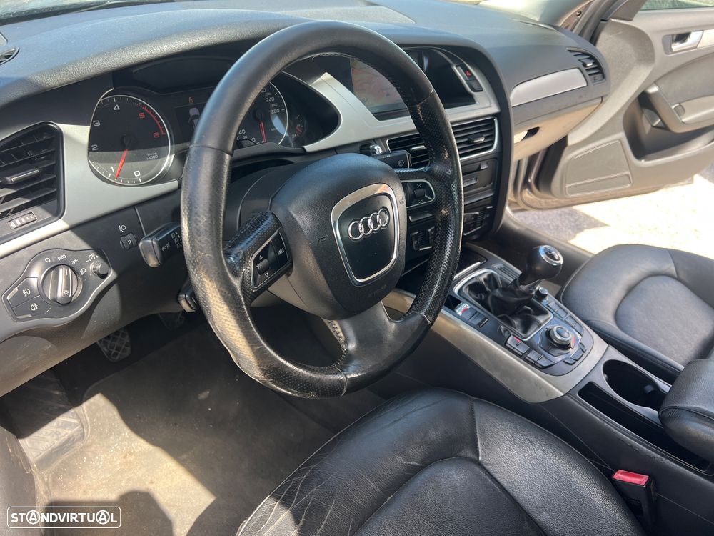 Audi A4 2.0 TDI S-line - 24