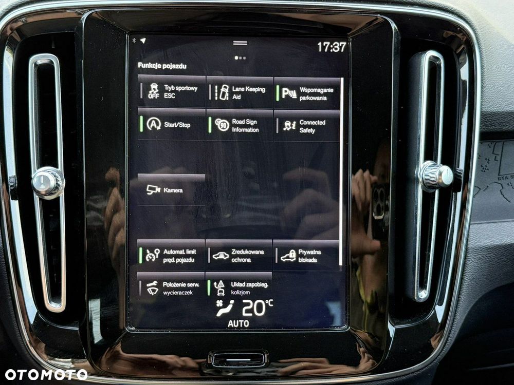 Volvo XC 40 T3 Momentum Pro - 31